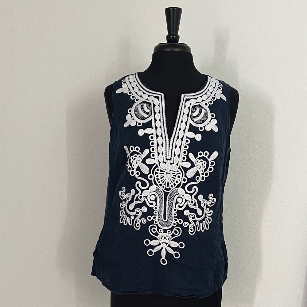 David Brooks Embroidered linen Top